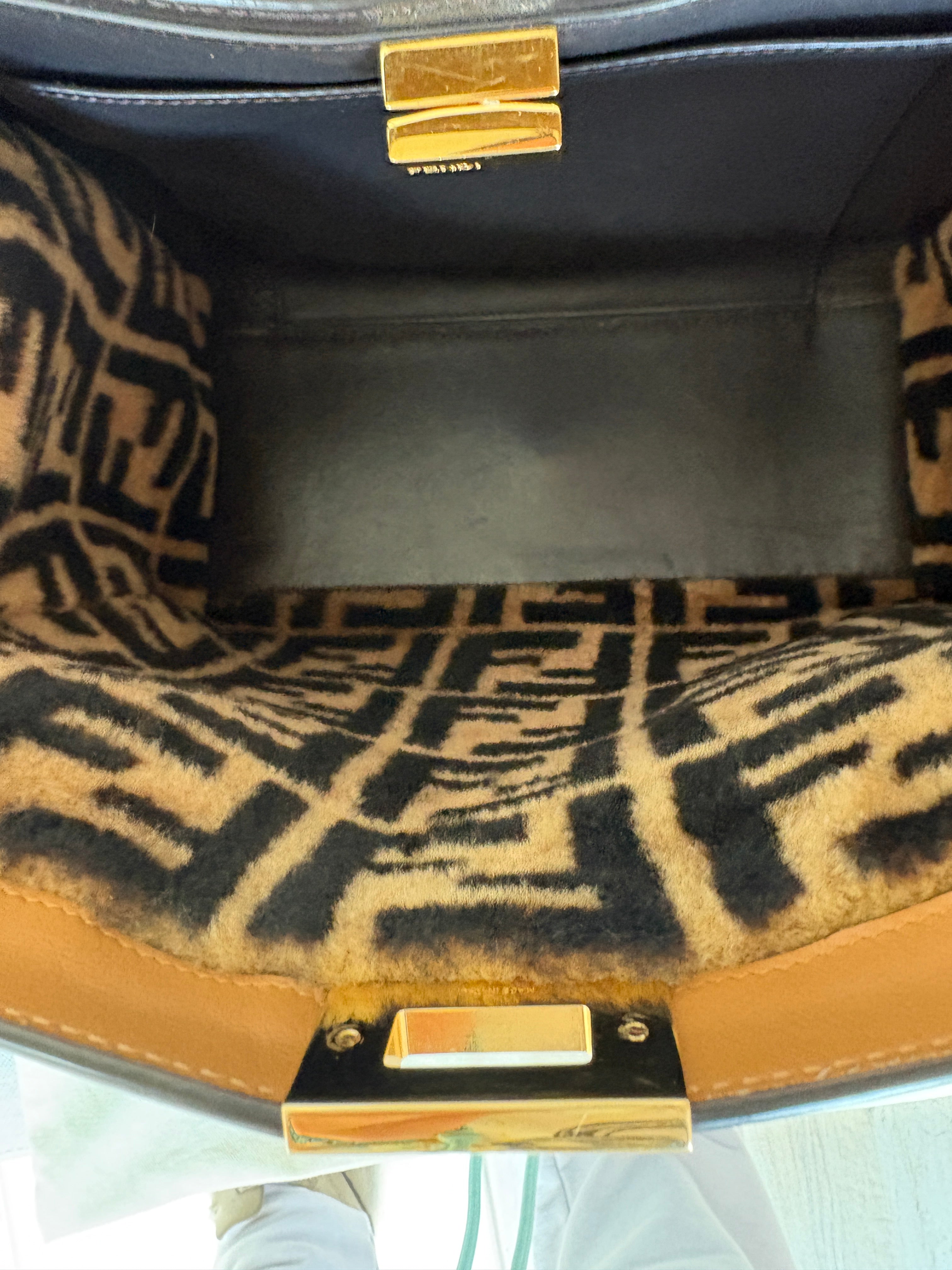 Fendi peekaboo x light