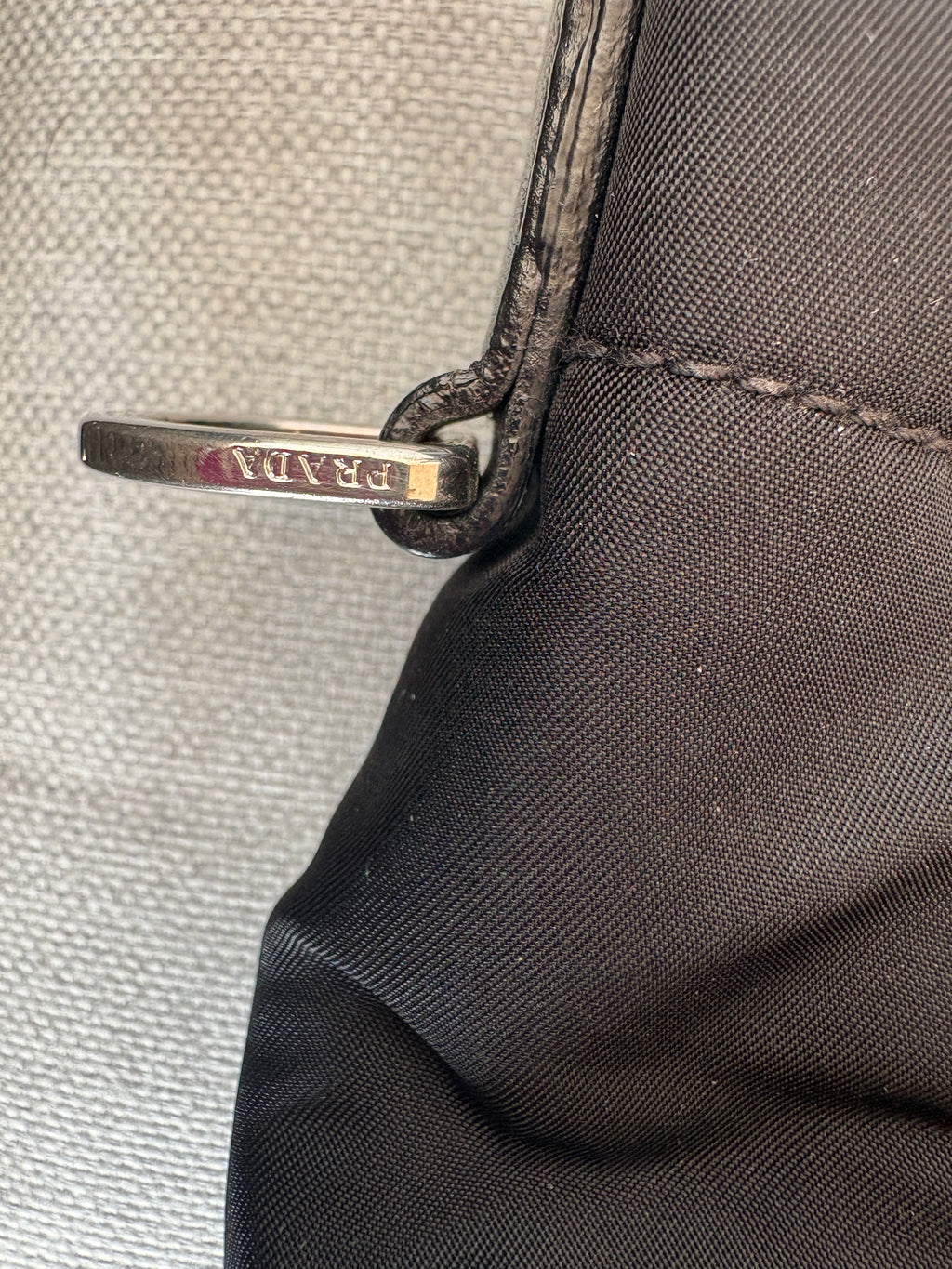 Prada shopping nera