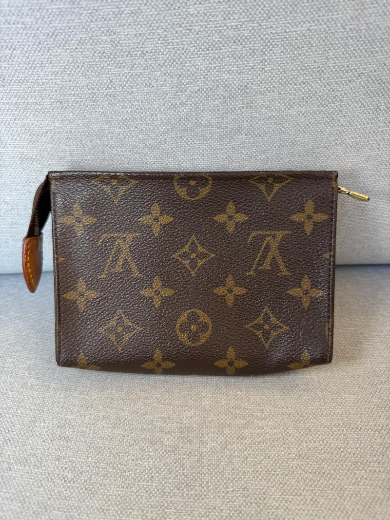 Louis Vuitton Pochette toilette