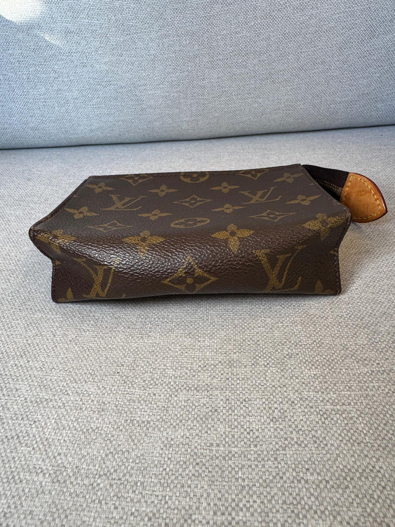 Louis Vuitton Pochette toilette