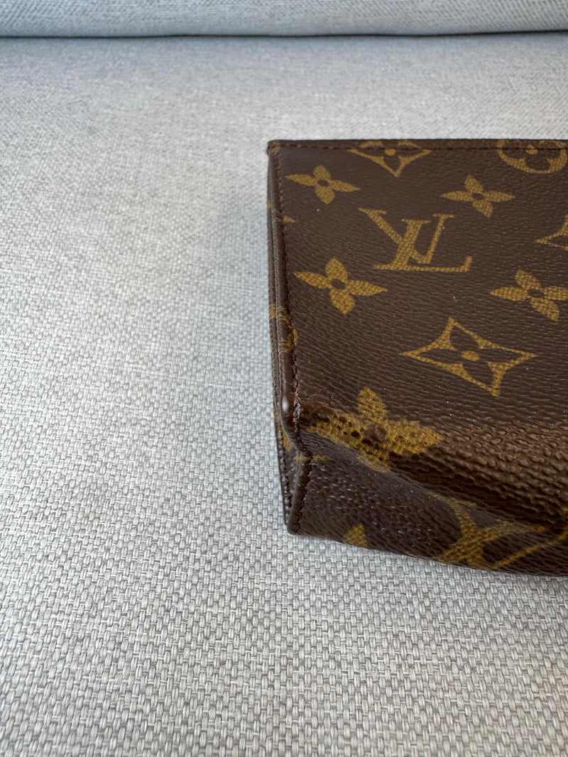 Louis Vuitton Pochette toilette