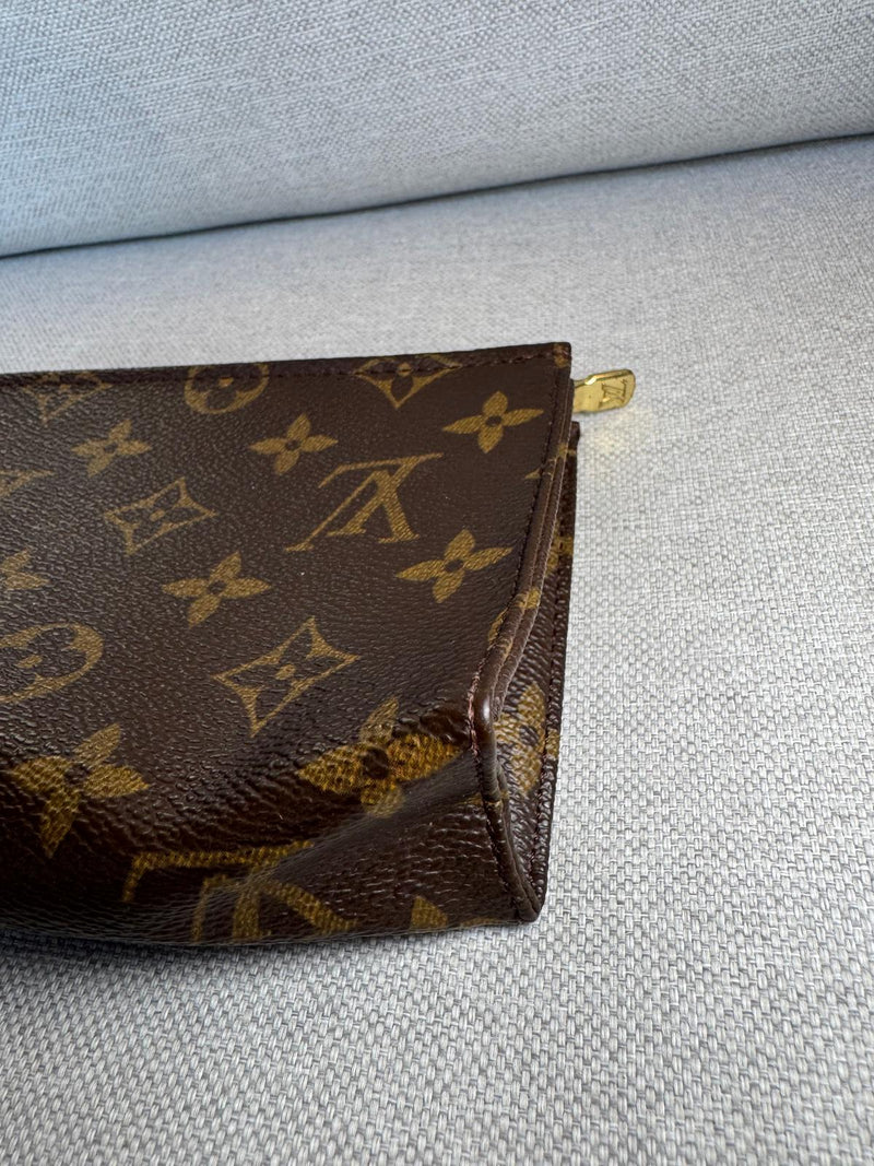Louis Vuitton Pochette toilette