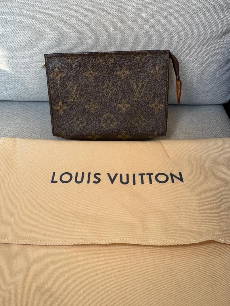 Louis Vuitton Pochette toilette