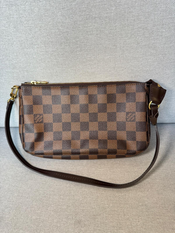 Louis Vuitton Pochette accessorie