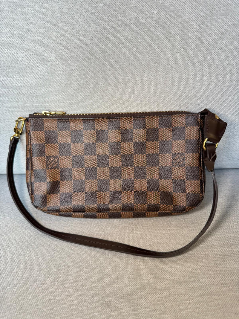 Louis Vuitton Pochette accessorie