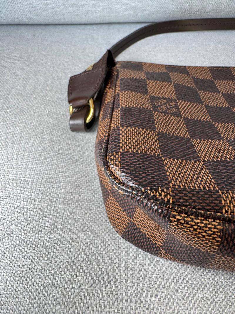Louis Vuitton Pochette accessorie
