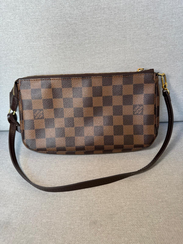Louis Vuitton Pochette accessorie