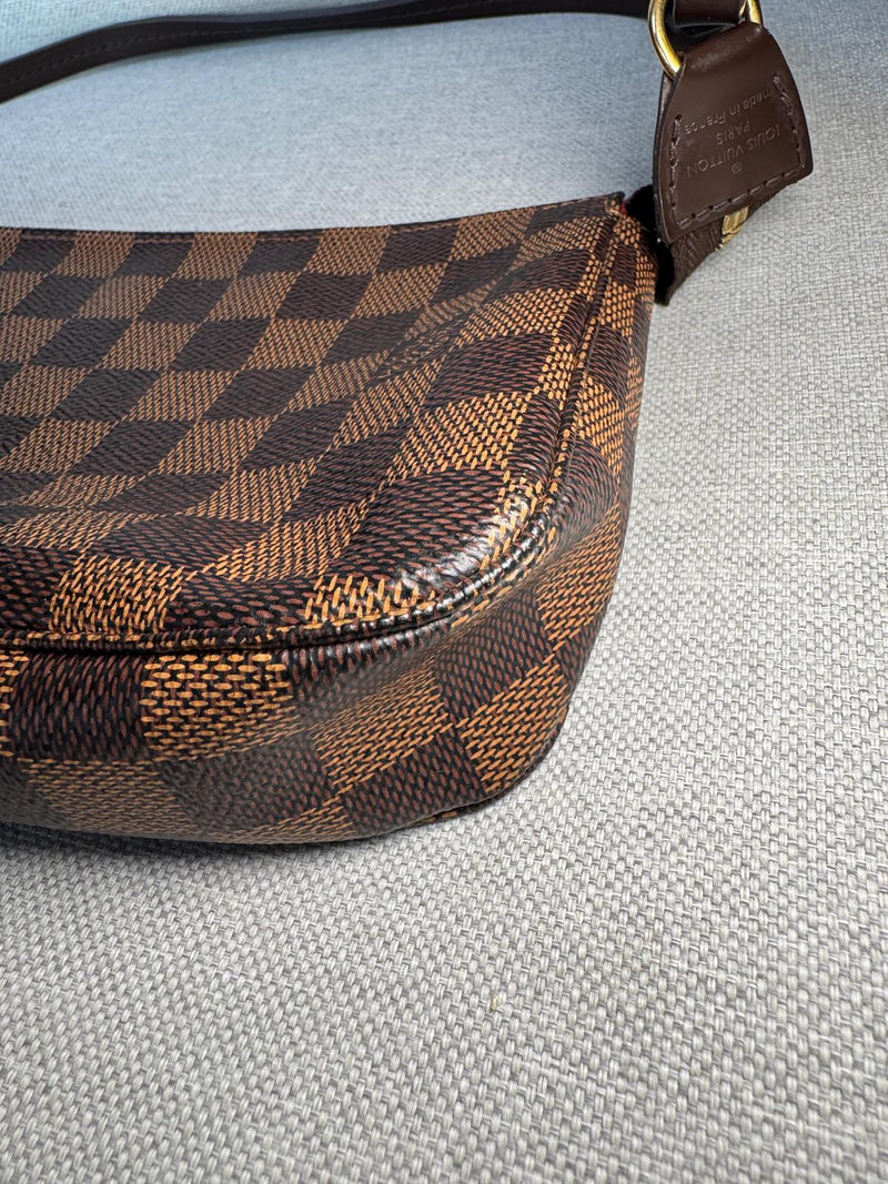 Louis Vuitton Pochette accessorie