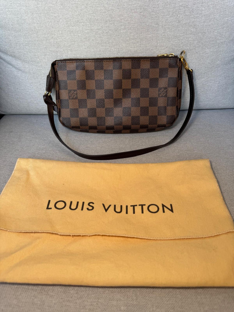 Louis Vuitton Pochette accessorie