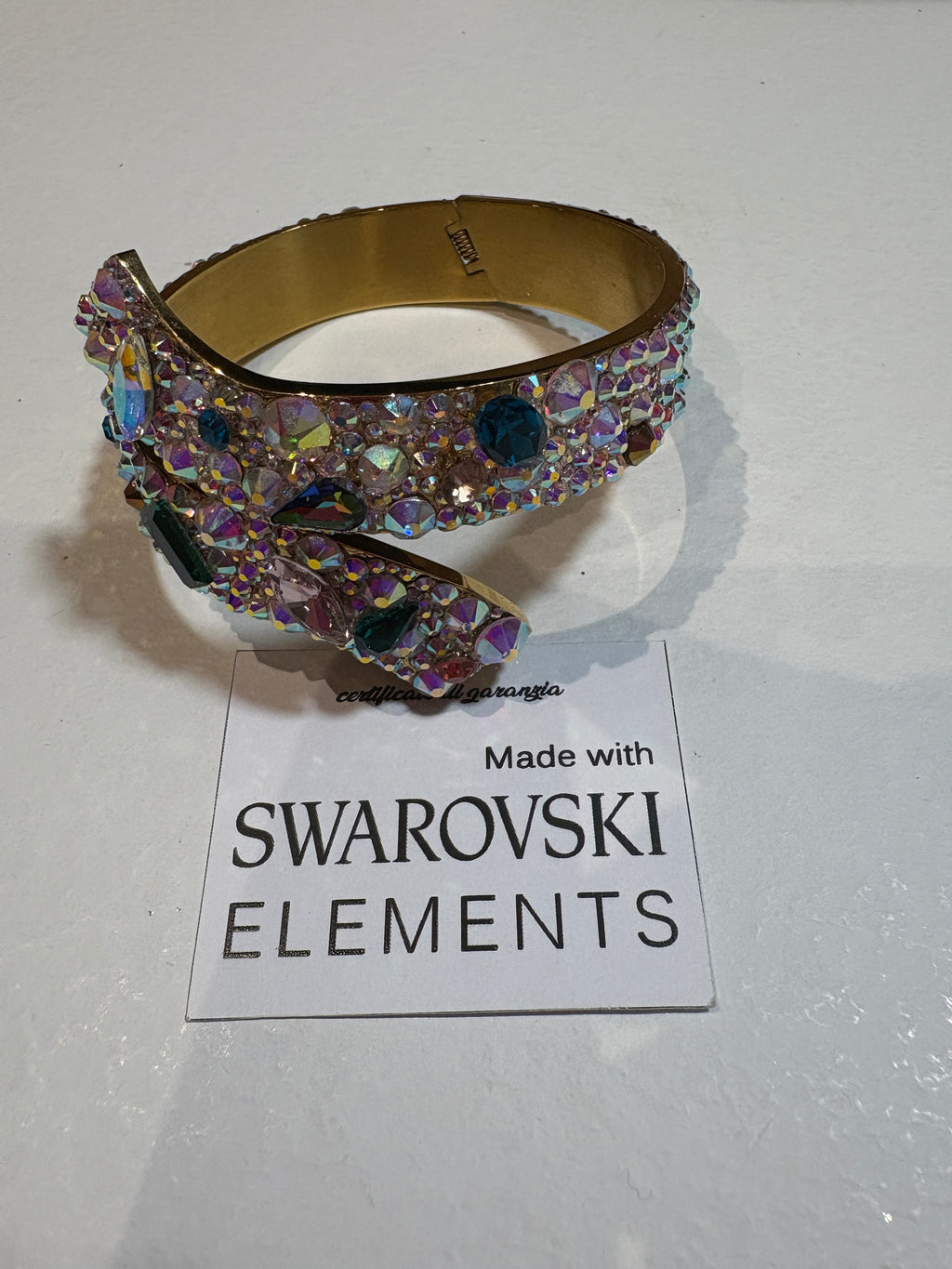 Bracciale rigido pieno di svarowsky