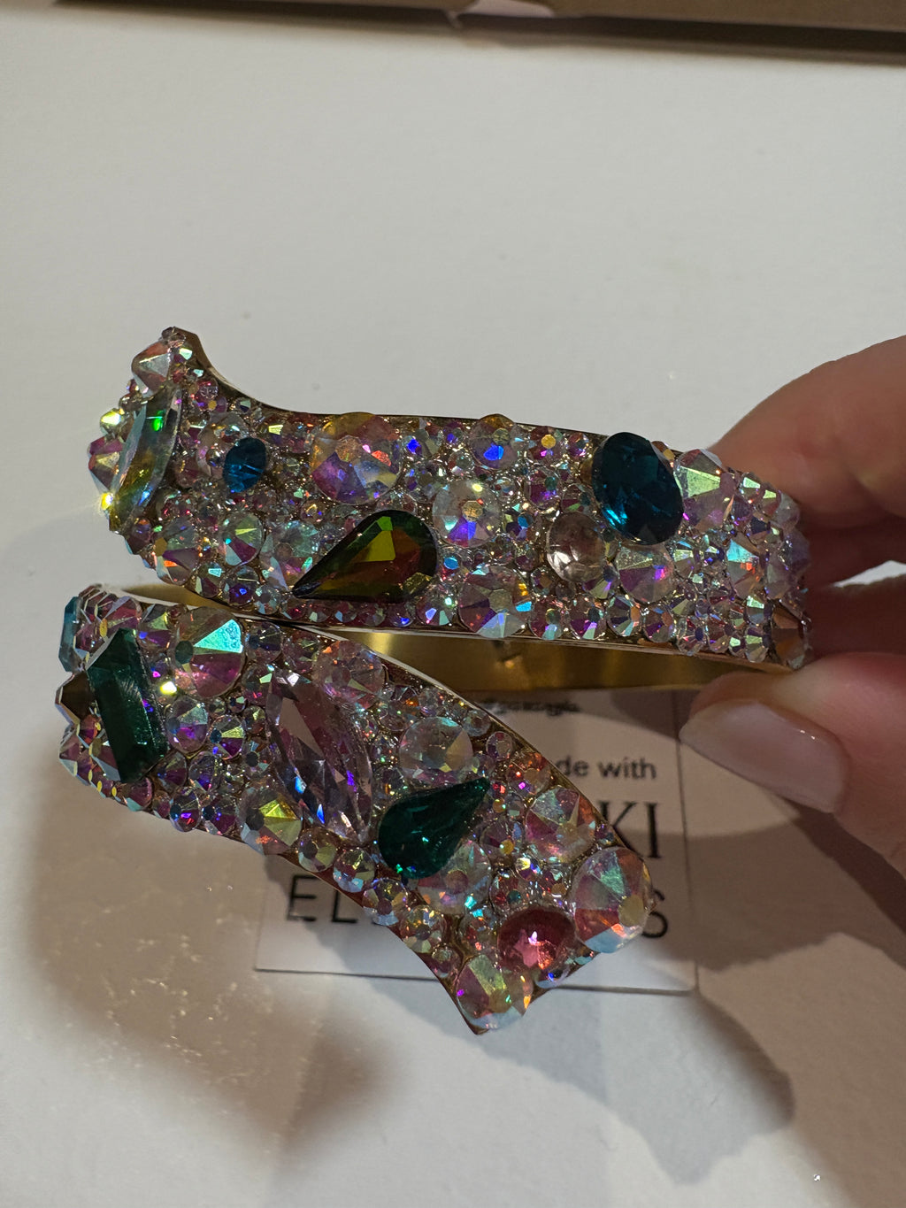 Bracciale rigido pieno di svarowsky