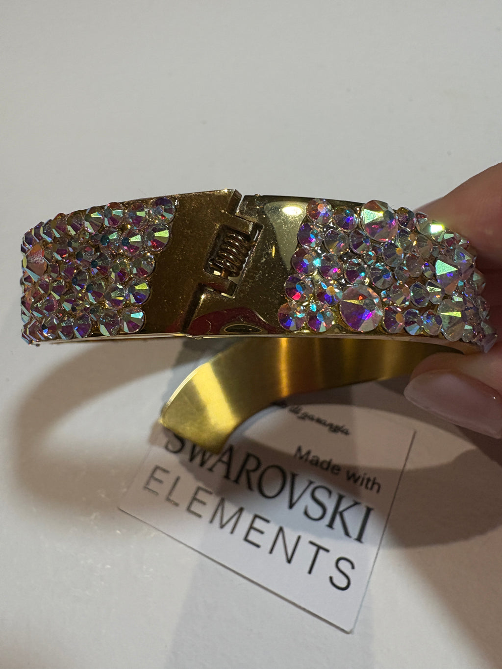 Bracciale rigido pieno di svarowsky