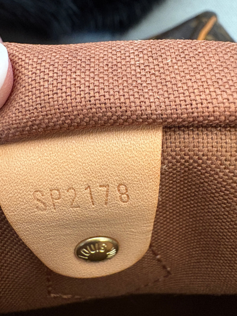 Louis Vuitton Speedy 30