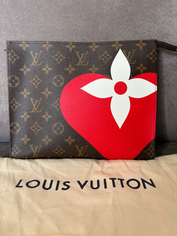 Louis Vuitton toilette game on