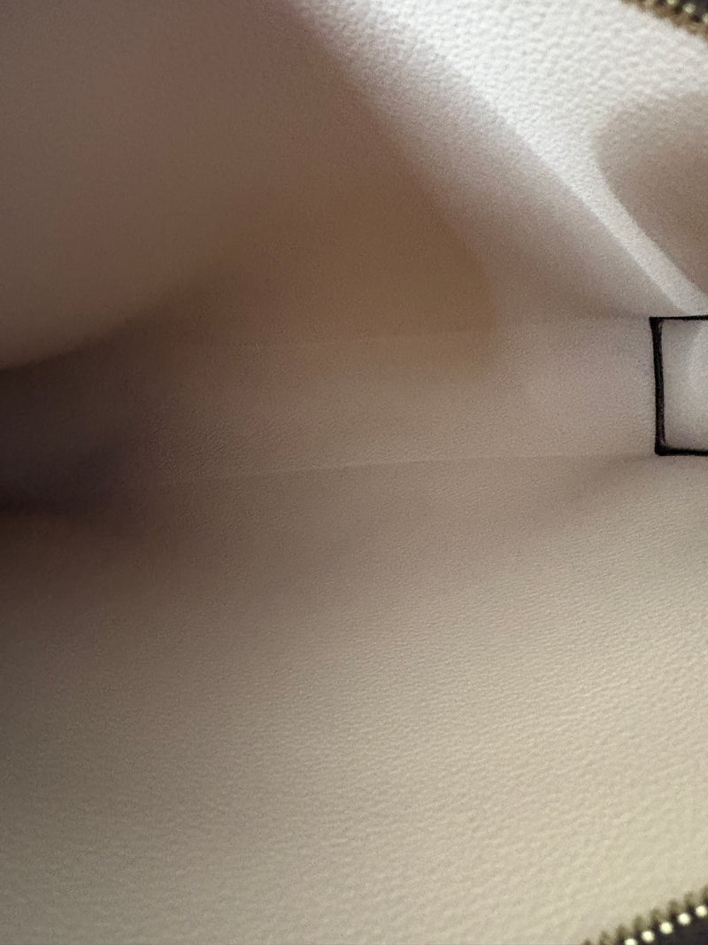 Louis Vuitton toilette game on