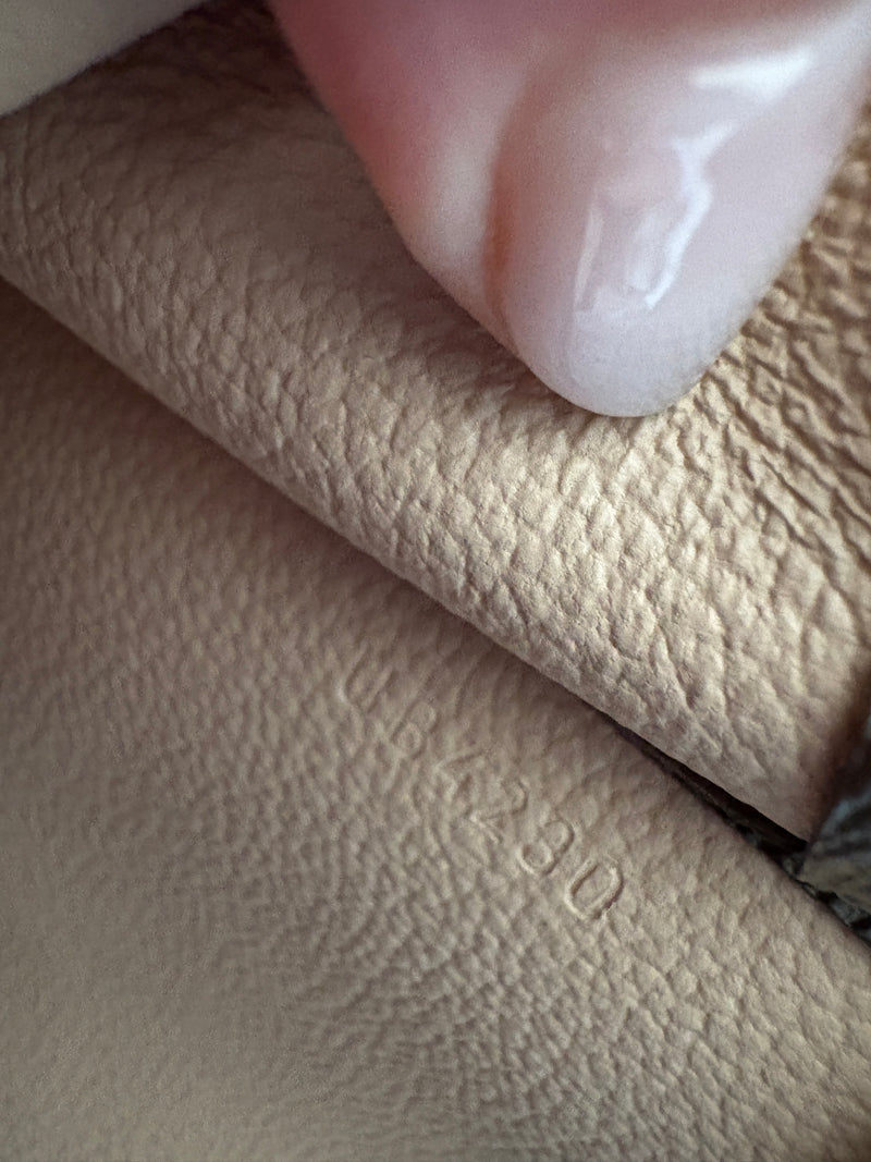 Louis Vuitton toilette game on