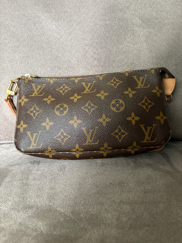 Louis Vuitton Pochette accessorie