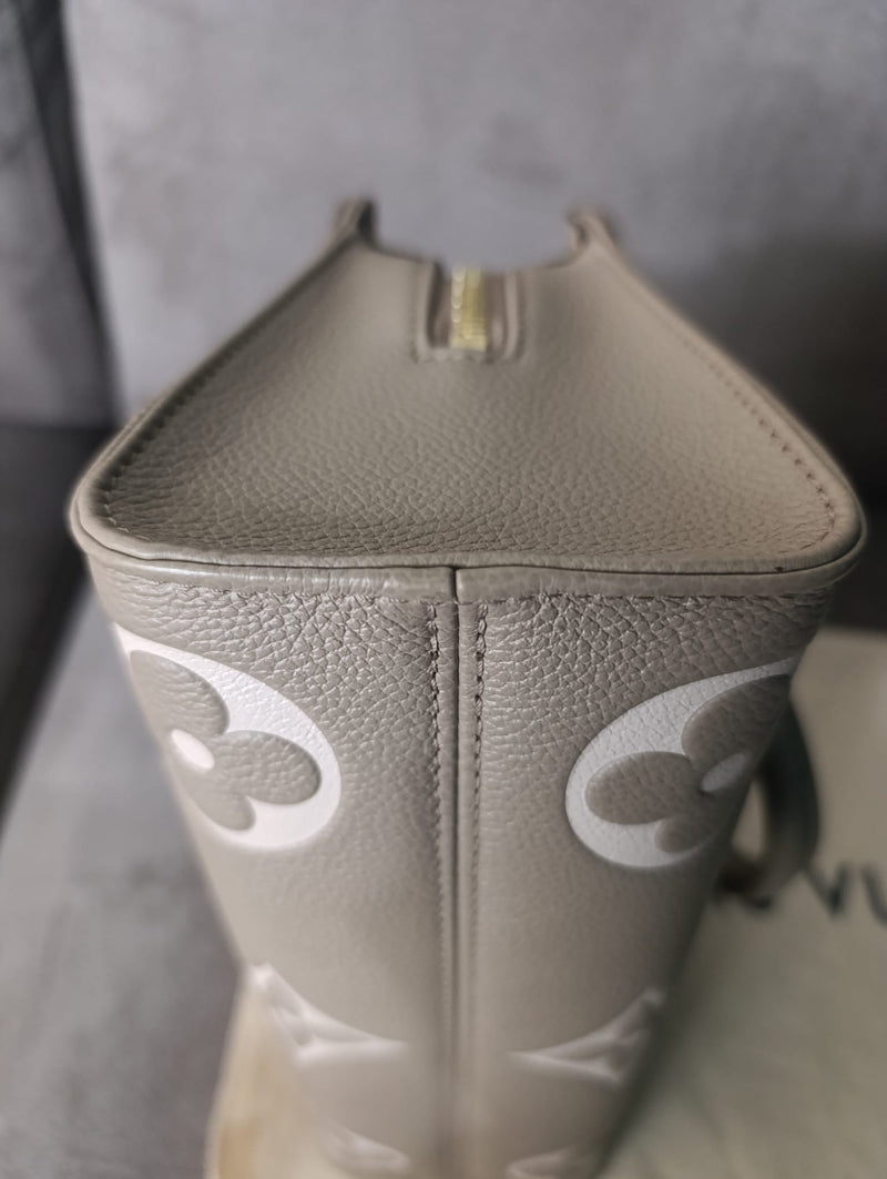 Louis Vuitton On-The-Go east west