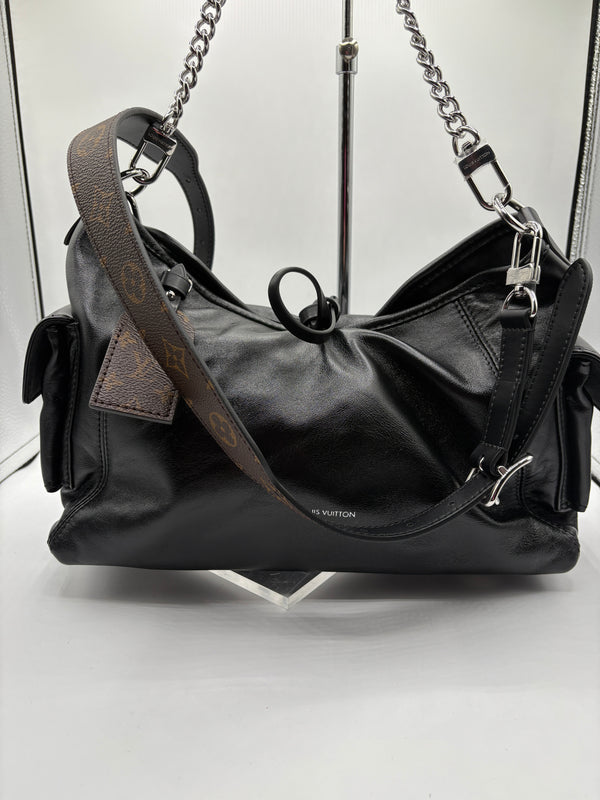 Louis Vuitton carry all cargo vibe pm