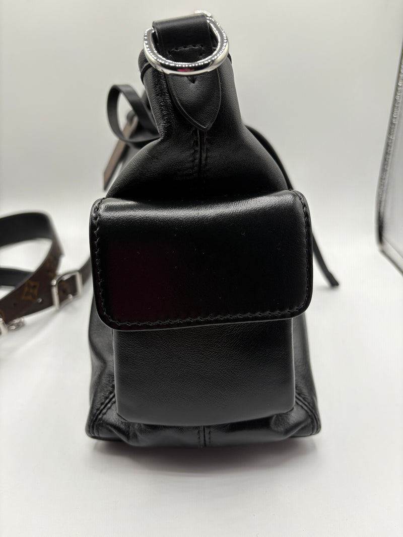 Louis Vuitton carry all cargo vibe pm