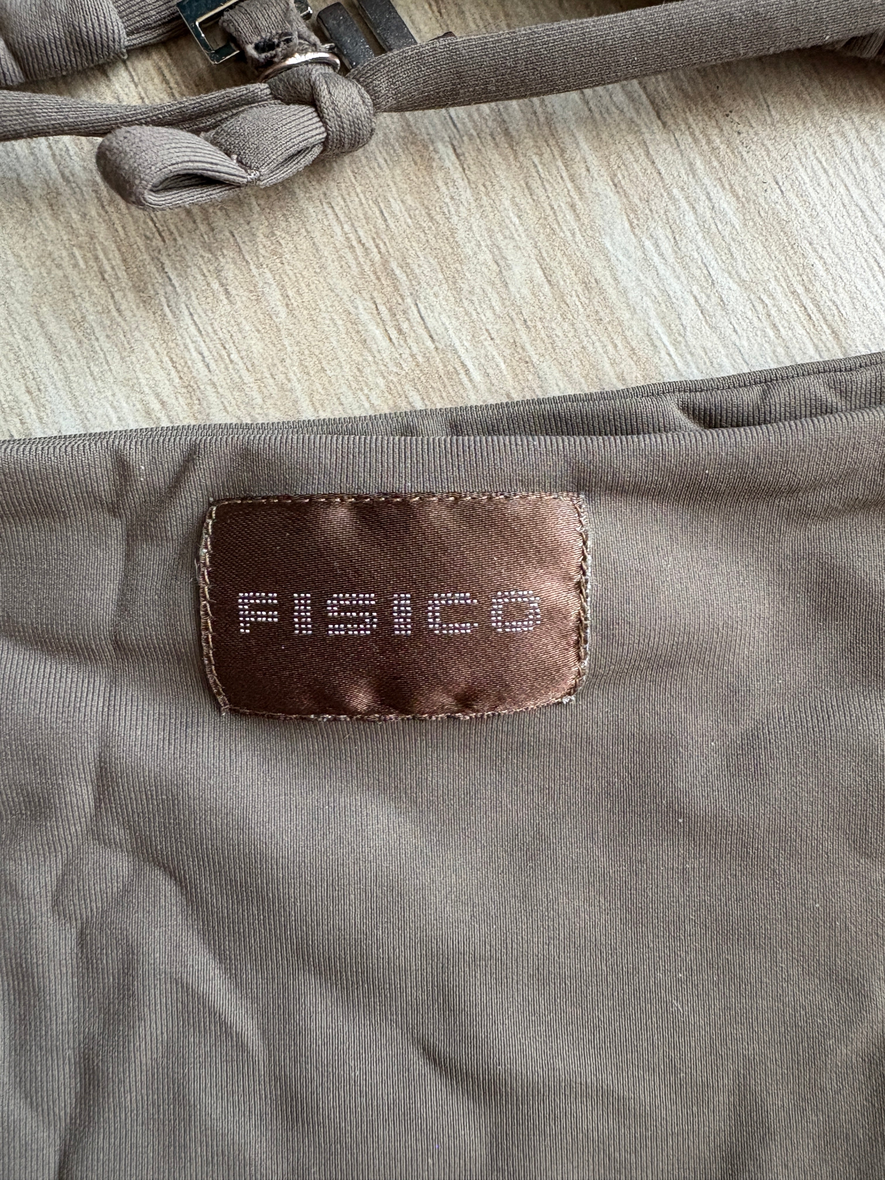 Fisico costume