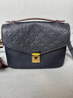 Louis Vuitton Pochette metis