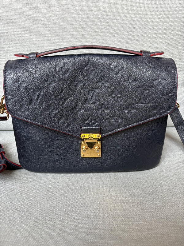 Louis Vuitton Pochette metis