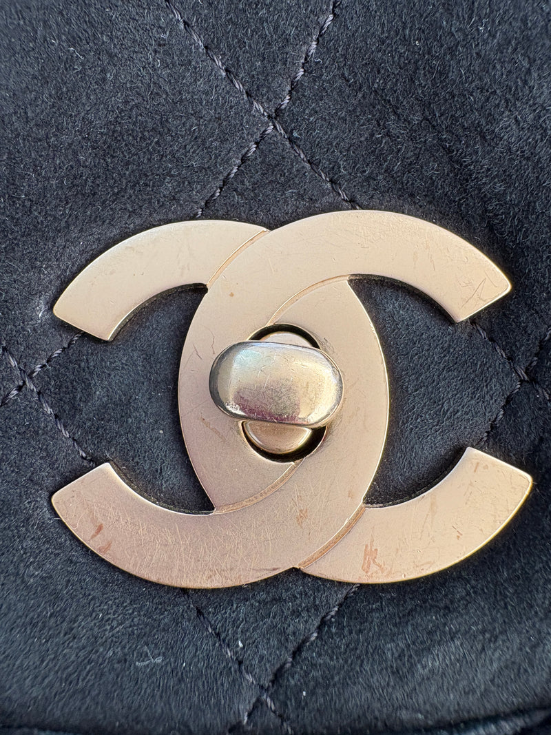 Chanel in montone nero