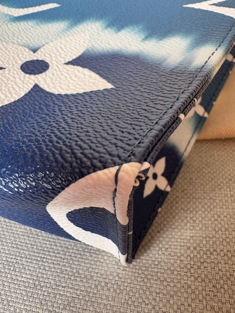 Louis Vuitton Pochette toilette 26