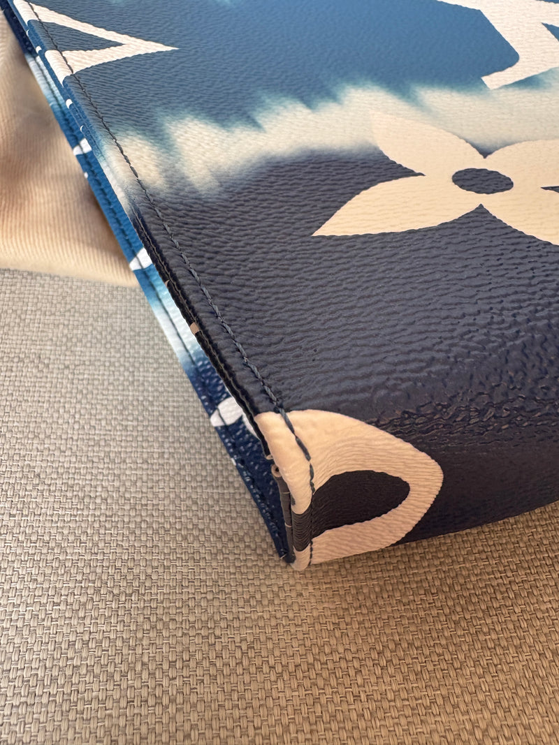 Louis Vuitton Pochette toilette 26