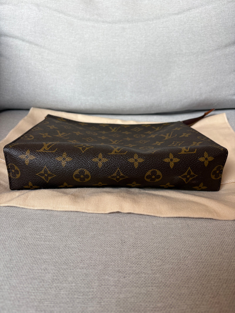 Louis Vuitton toilette 26