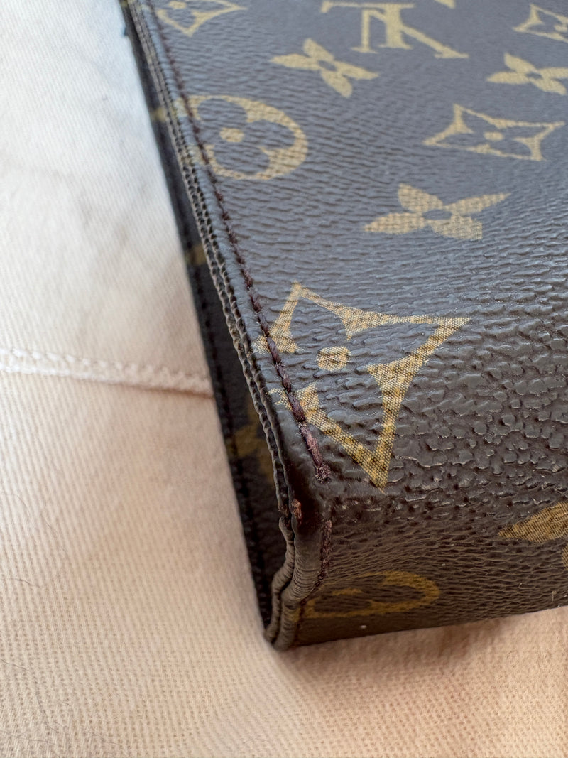 Louis Vuitton toilette 26