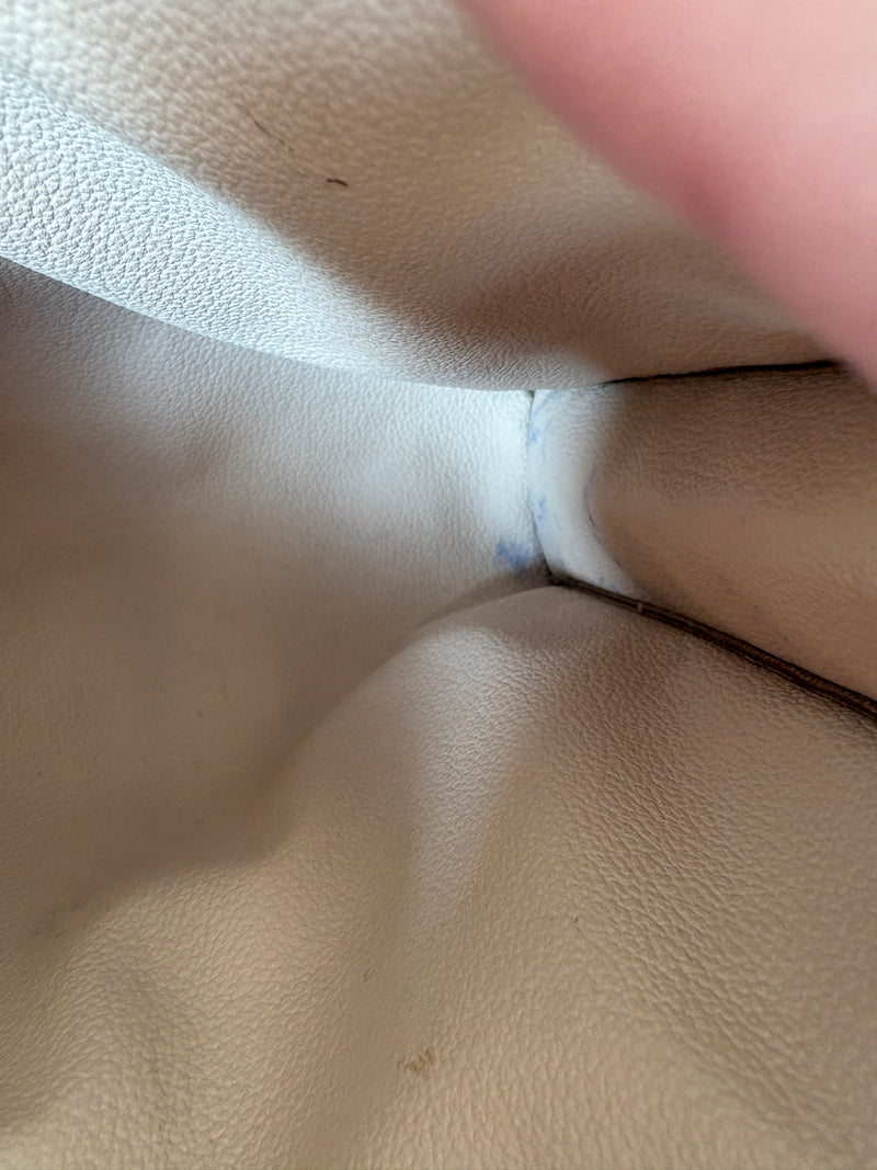 Louis Vuitton toilette 26