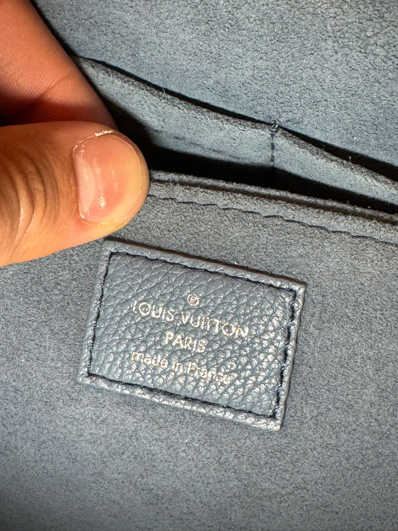 Louis Vuitton lock me