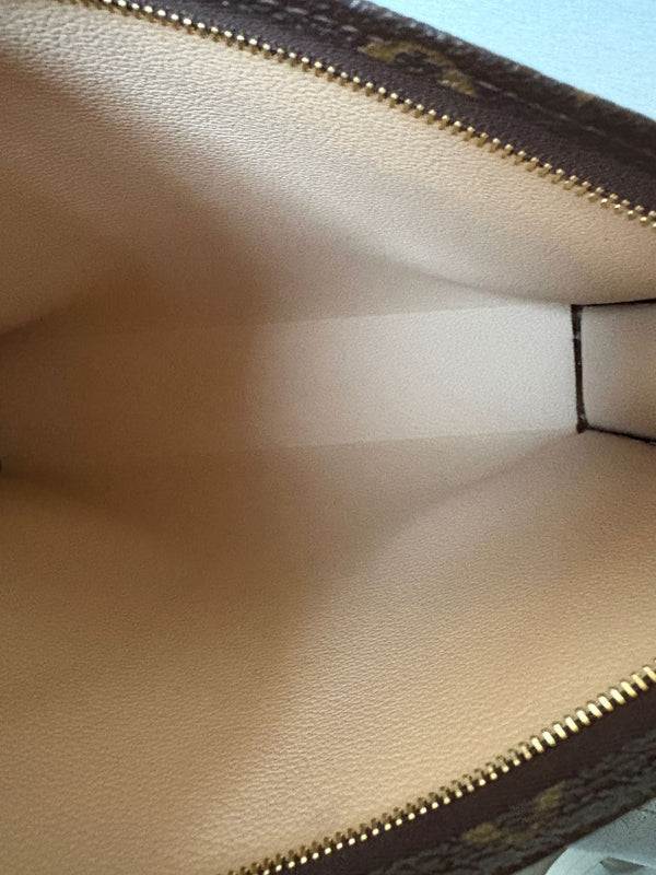 Louis Vuitton toilette