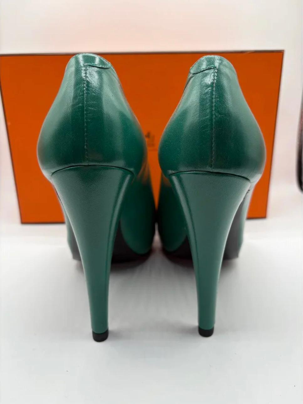 Hermès décolleté