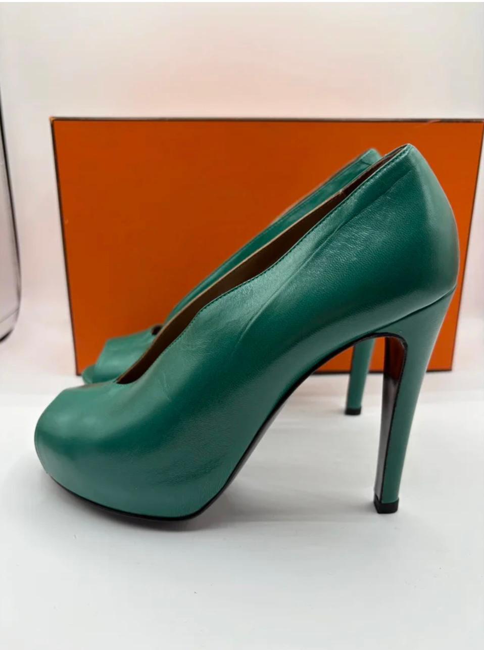 Hermès décolleté